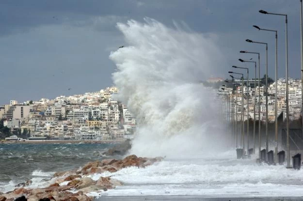 Έκτακτο δελτίο θυελλωδών ανέμων από την ΕΜΥ – «Εκτεταμένο χαμηλό κινείται προς την Κρήτη»